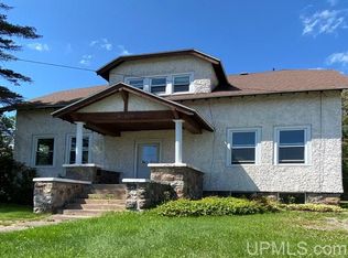 920 Selden Rd, Iron River, MI 49935