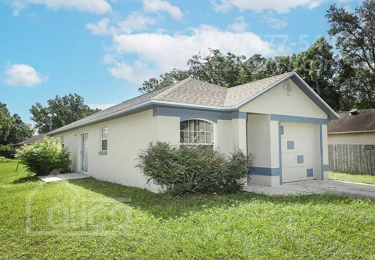 2405 Chase Ave — Photo 3