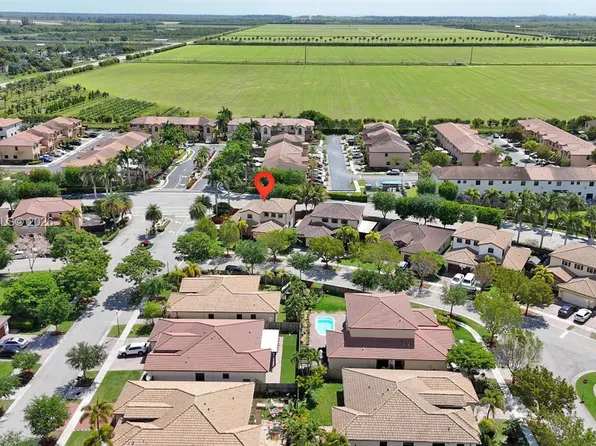 3698 SE 2nd Dr, Homestead, FL 33033
