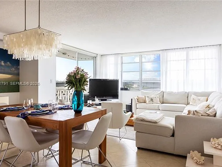 1817 S Ocean Dr #CU-320 — Photo 3