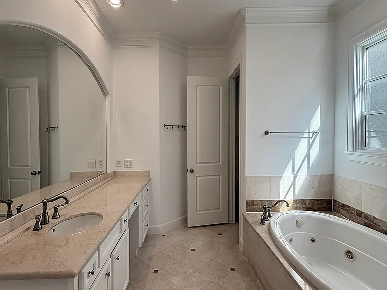 2907 Argonne St — Photo 6