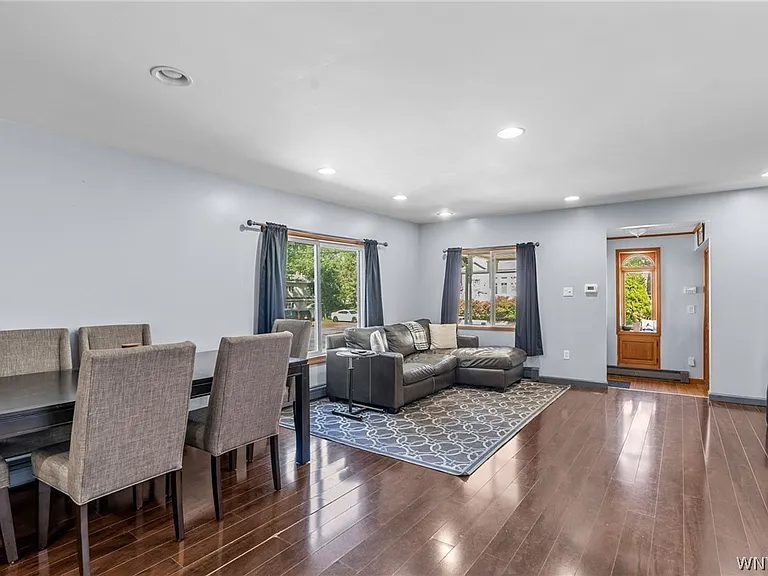 114 Flohr Ave — Photo 10