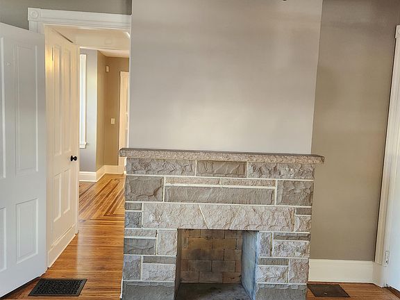 5th image of 4268 Leonard Ave