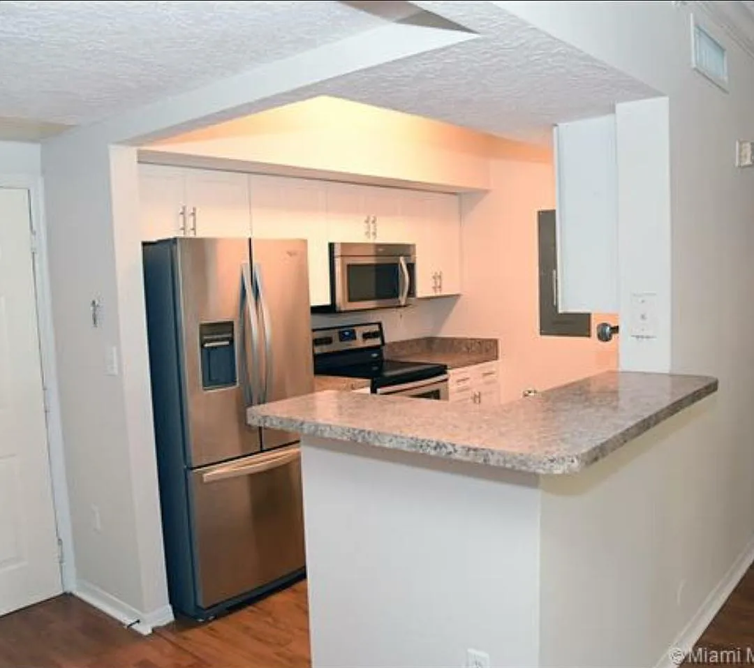 1 bed, 800 sqft, $1,875 — Photo 4