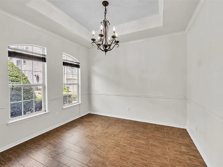 2614 Shady Acres Ct — Photo 3