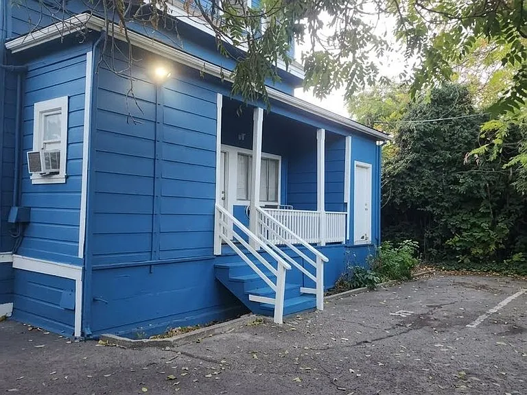 215 Semple St — Photo 34