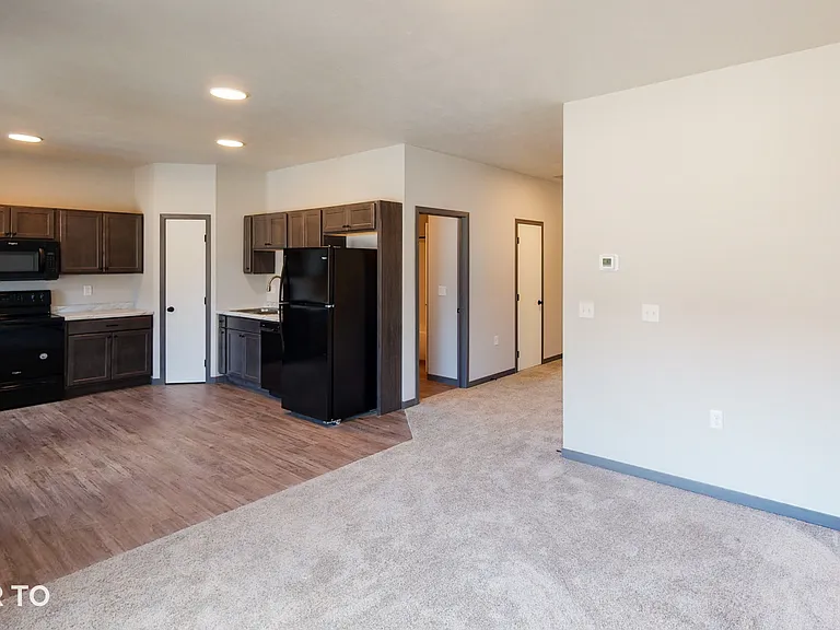 5800 Sunnybrook Plz — Photo 105