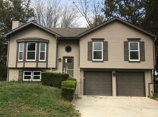 9704 NW 87th St, Kansas City, MO 64153