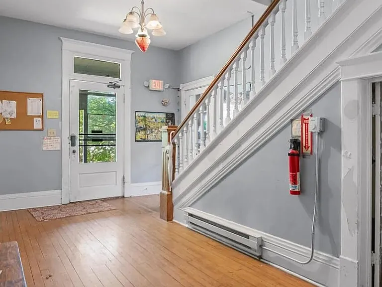 938 Fortwood St #2 — Photo 6