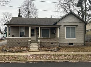 108 Elm St, Valparaiso, IN 46383