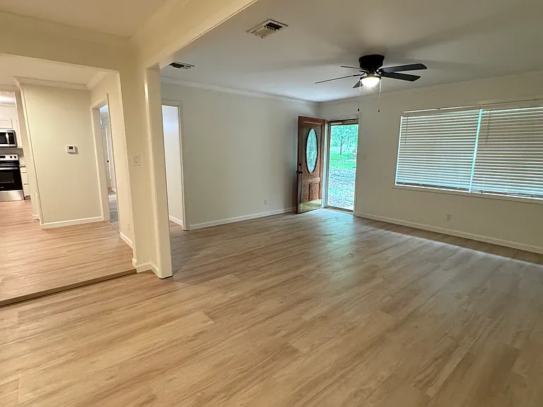 421 Shanghai Rd — Photo 3