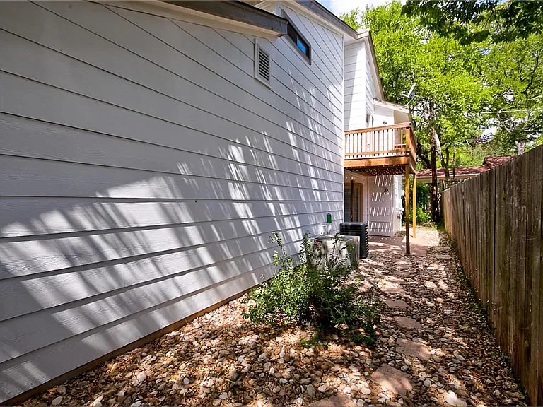 8402 Tallwood Dr #B — Photo 22