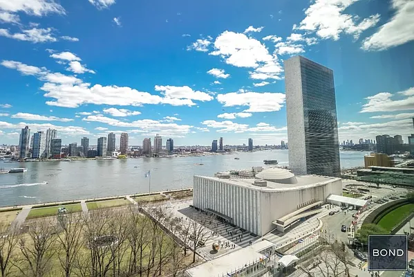 Rented by Bond New York | media 21