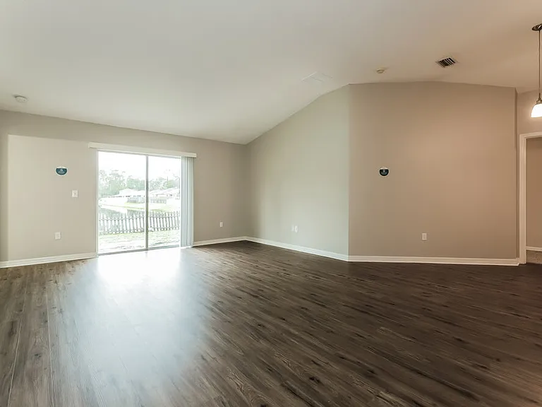 6415 Buckhead Ct — Photo 3