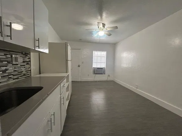 1843 Dewey St #106, Hollywood, FL 33020