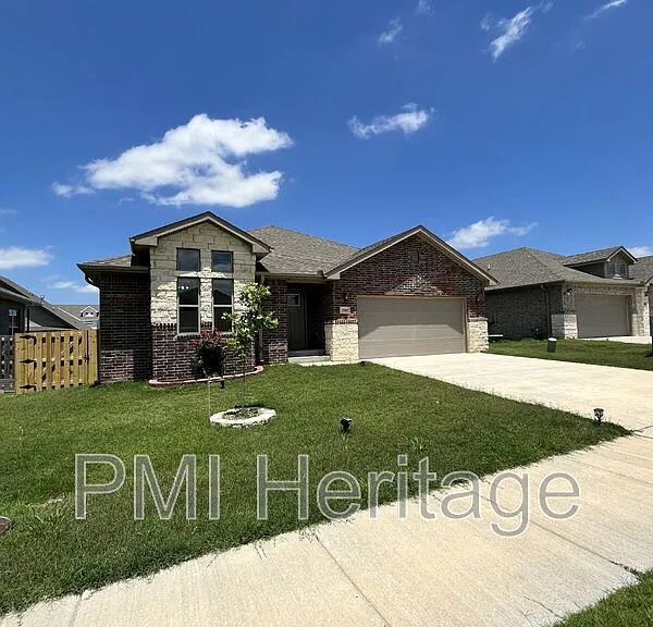 2060 Periwinkle Pl — Photo 2