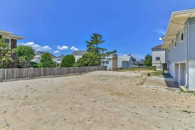 907 N Ocean Ave — Photo 19