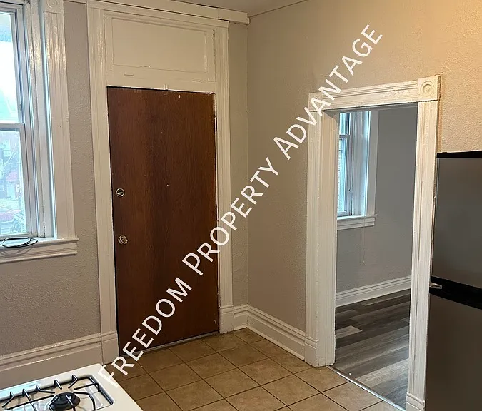 905 Cherokee St — Photo 30