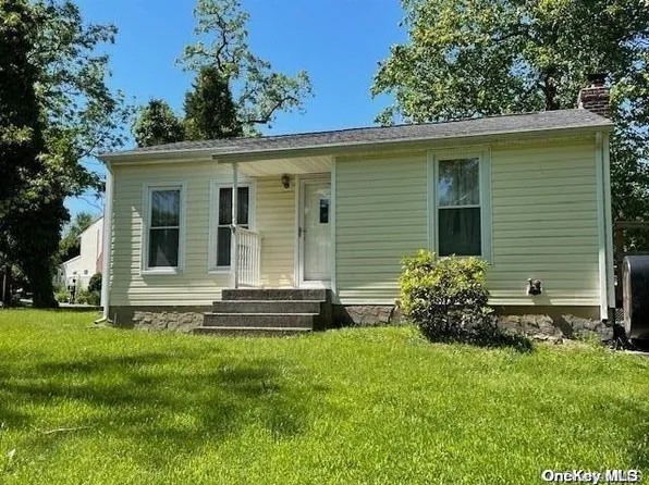 39 Lynbrook Drive, Sound Beach, NY 11789