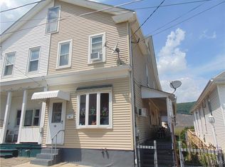 121 E Ruddle St, Coaldale, PA 18218