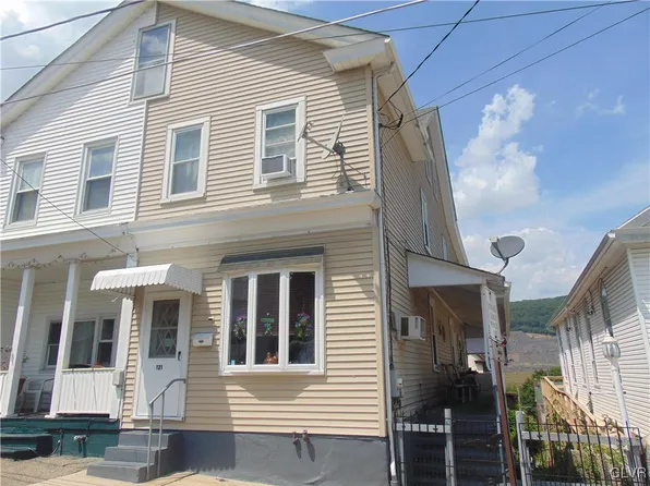 121 E Ruddle St, Coaldale, PA 18218