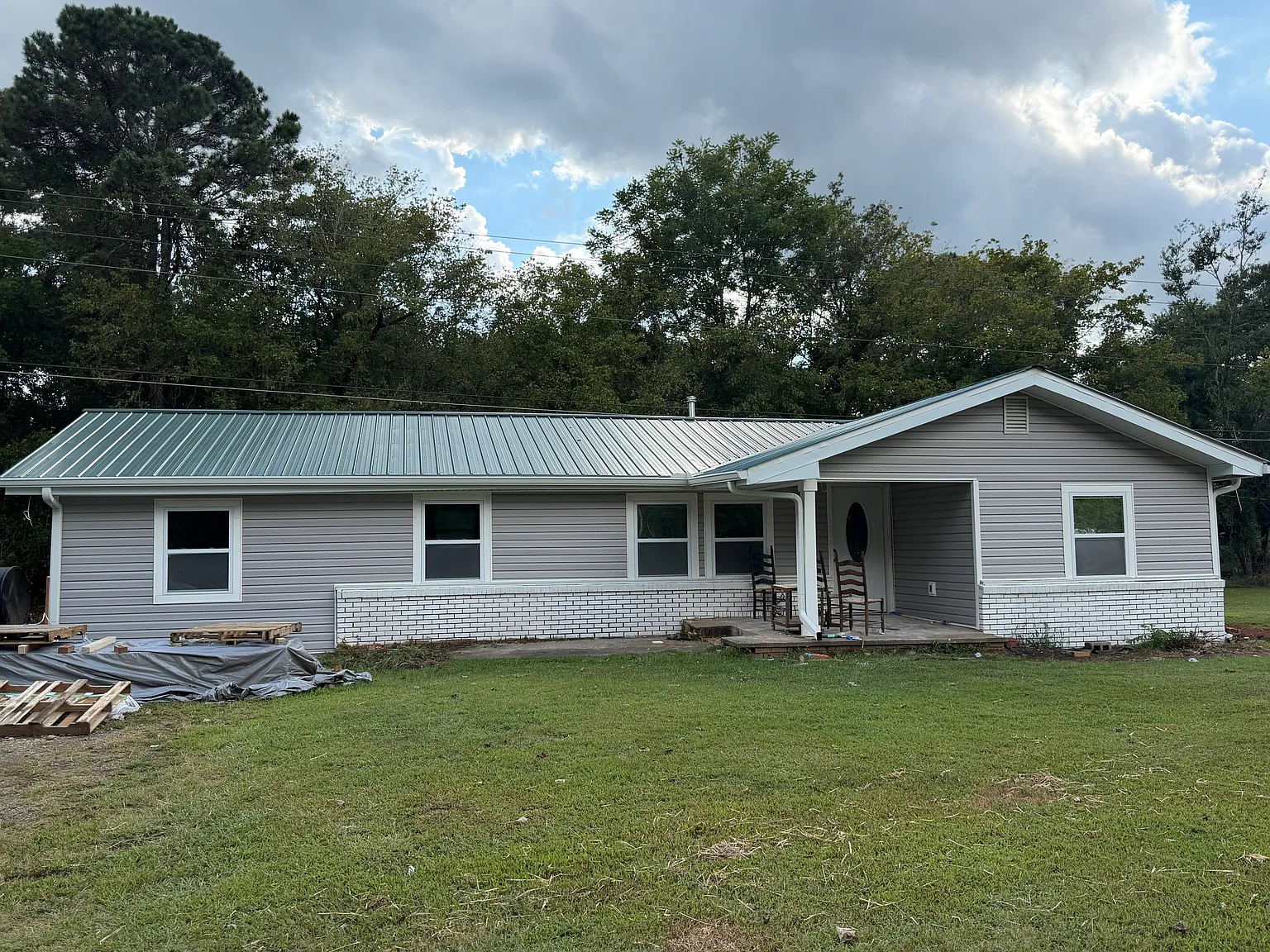 3 bed, 1400 sqft, $2,100 — Photo 1