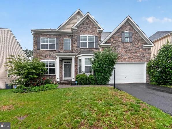 1904 Belleville Dr NE, Leesburg, VA 20176