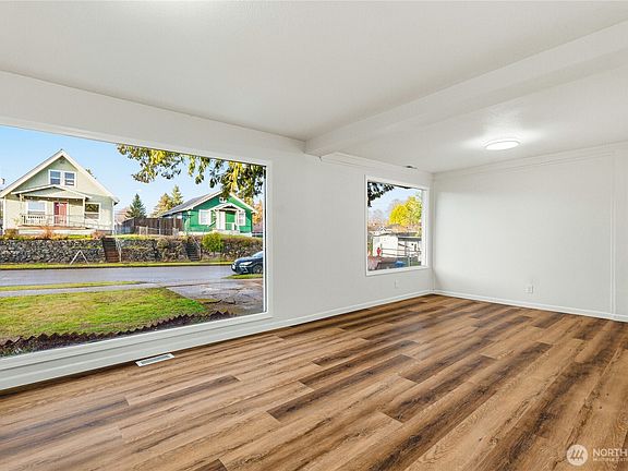 5th image of 3118 S Melrose Street