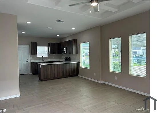 2919 W Driftwood St — Photo 2