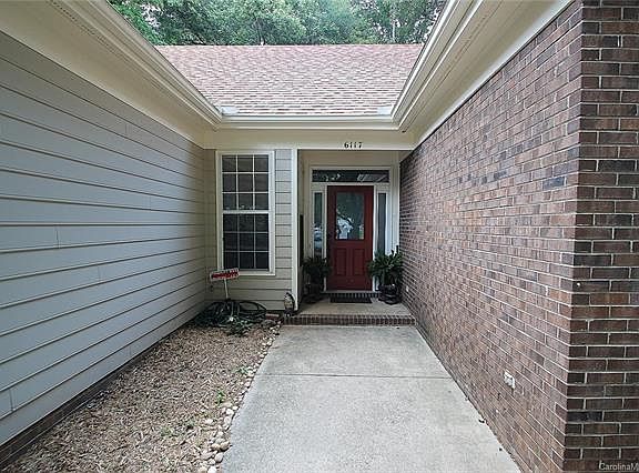 4th image of 6117 Carriage Oaks Dr