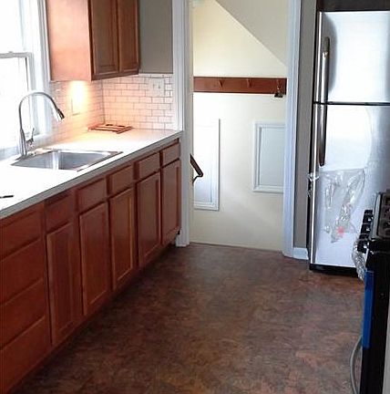 2nd image of 611 Tuxedo Ave