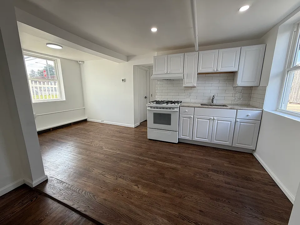 225 Meacham Ave #3