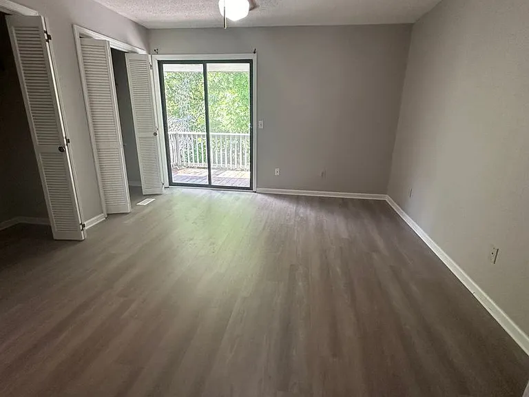 228 Edith Way — Photo 17