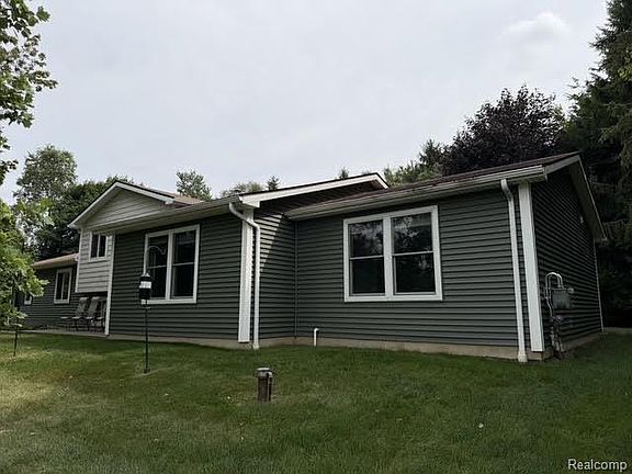 2nd image of 3595 Davison Lake Rd