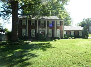 1410 Tina Dr, Florissant, MO 63033