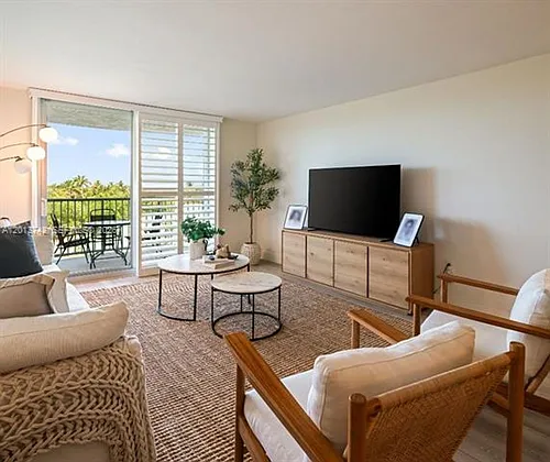 210 Sea View Dr #501 Photo 1