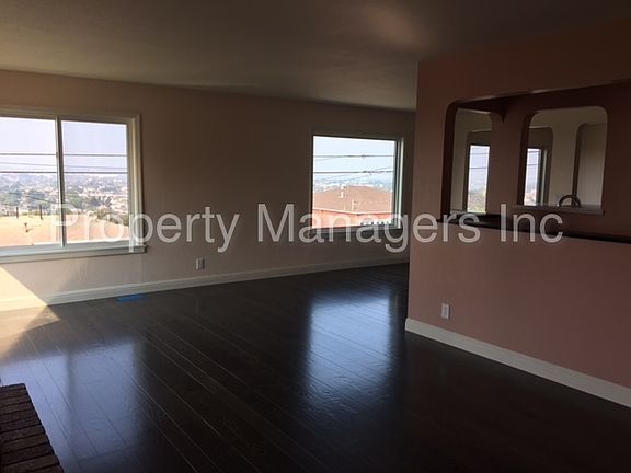 3rd image of 5949 Arlington Blvd