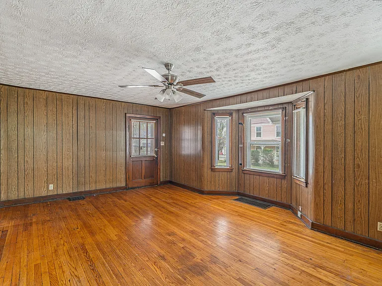 1609 Dunbar St — Photo 8