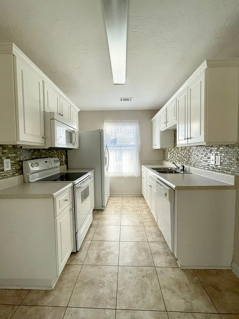 Regency Park Subdivision — Photo 4