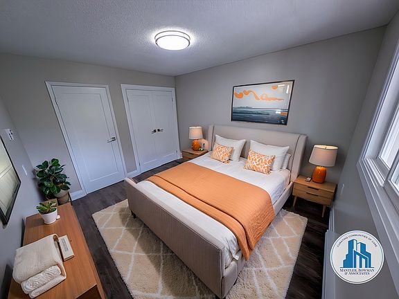 2nd image of 55 Wellington St W #1543676