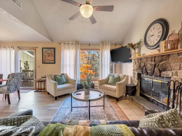 480 Spruce Dr, Tannersville, PA 18372