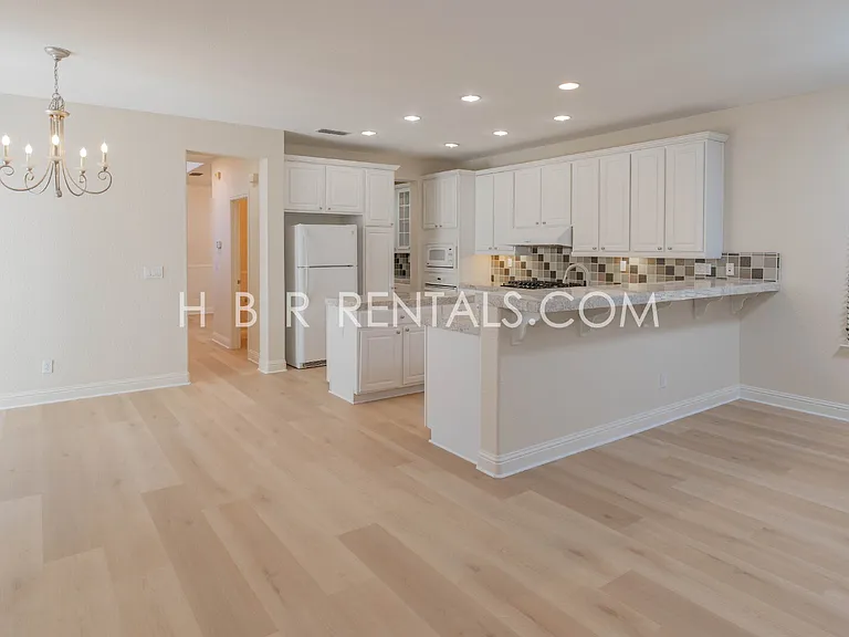 237 E Legacy Dr — Photo 14