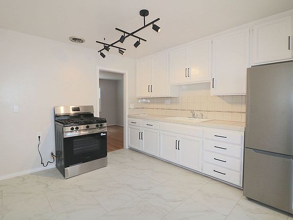 3rd image of 4653 59 Kansas St #3