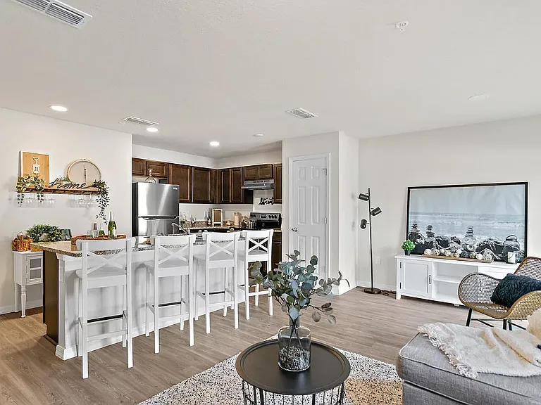 7644 Mailes Ct #201 — Photo 4