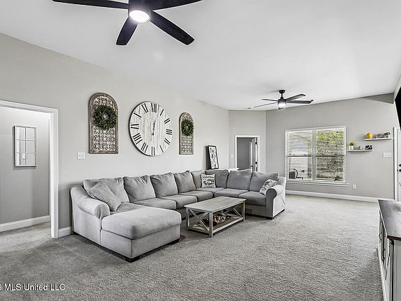 4th image of 16755 Desmare St