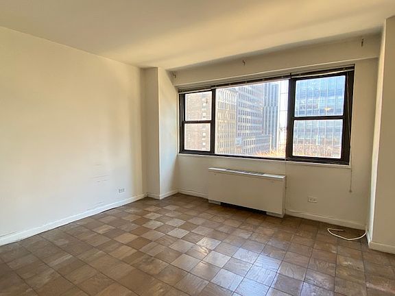 5th image of 300 W 55th St APT 11H
