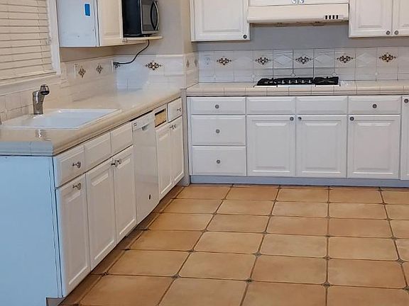 3rd image of 7400 Redwood Blvd APT 203