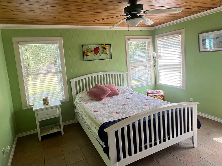 916 E Cedar St — Photo 14