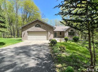 8375 Winterforest Dr NE, Rockford, MI 49341