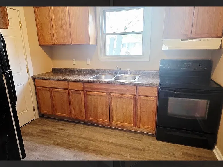 147 Brighton Dr — Photo 8